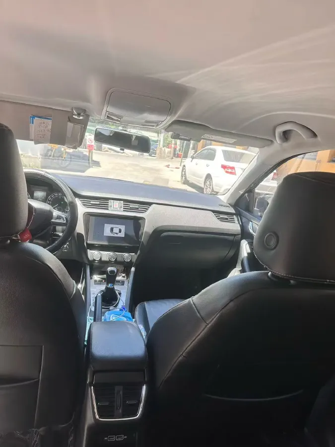 2019 Skoda Octavia 1.5L 116HP L4 6AT,autocango,china used car exporter,china ev exporter,chinese used car exporter,chinese used ev exporter