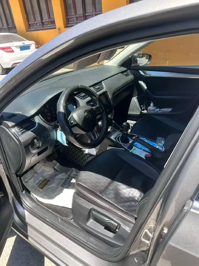 2019 Skoda Octavia 1.5L 116HP L4 6AT,autocango,china used car exporter,china ev exporter,chinese used car exporter,chinese used ev exporter