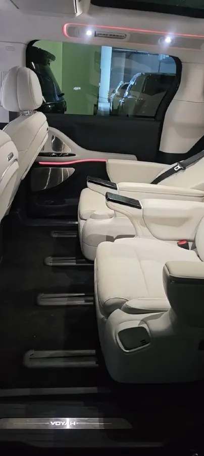 2025 Voyah Dream 1.5T 150HP L4 PHEV 41.7KWH,autocango,china used car exporter,china ev exporter,chinese used car exporter,chinese used ev exporter