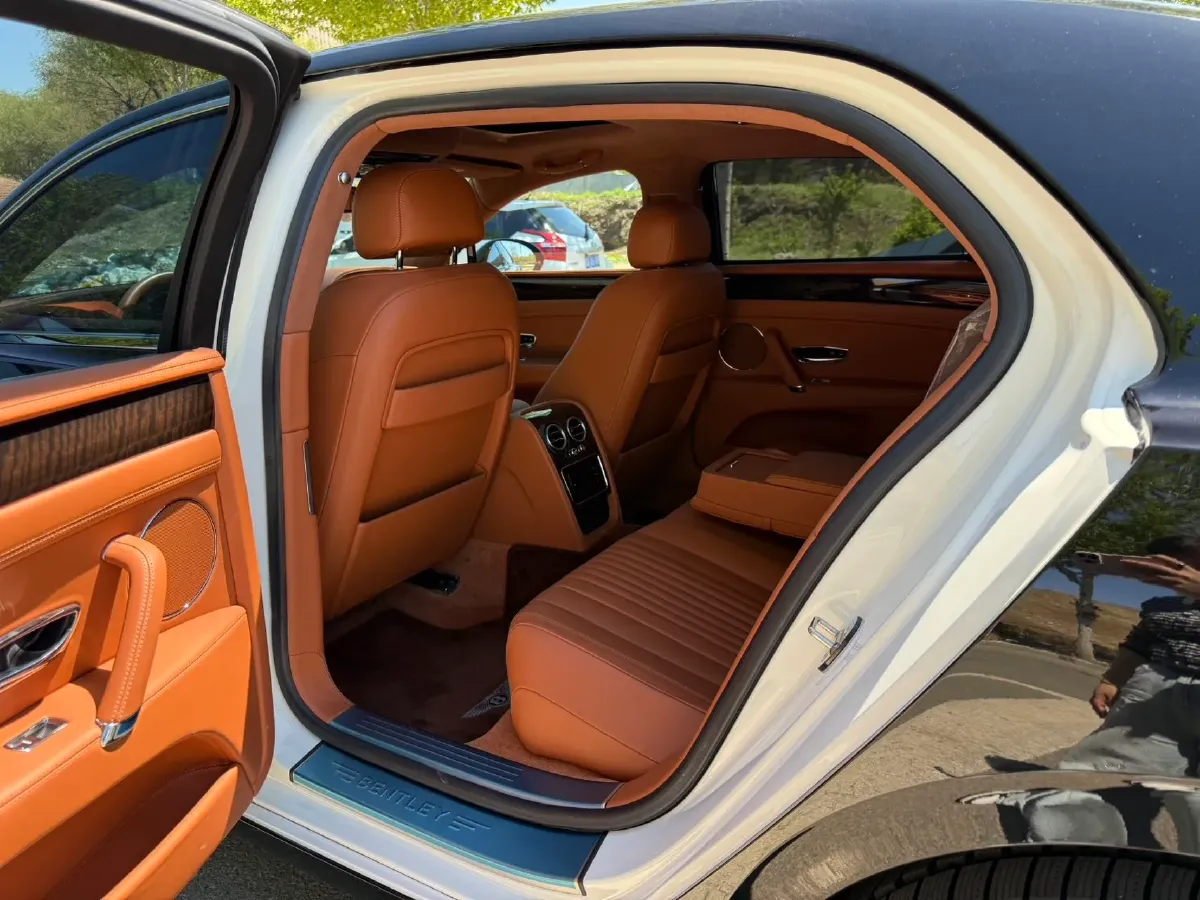 2017 Bentley Flying Spur 4.0T 507HP V8 8AT,autocango,china used car exporter,china ev exporter,chinese used car exporter,chinese used ev exporter