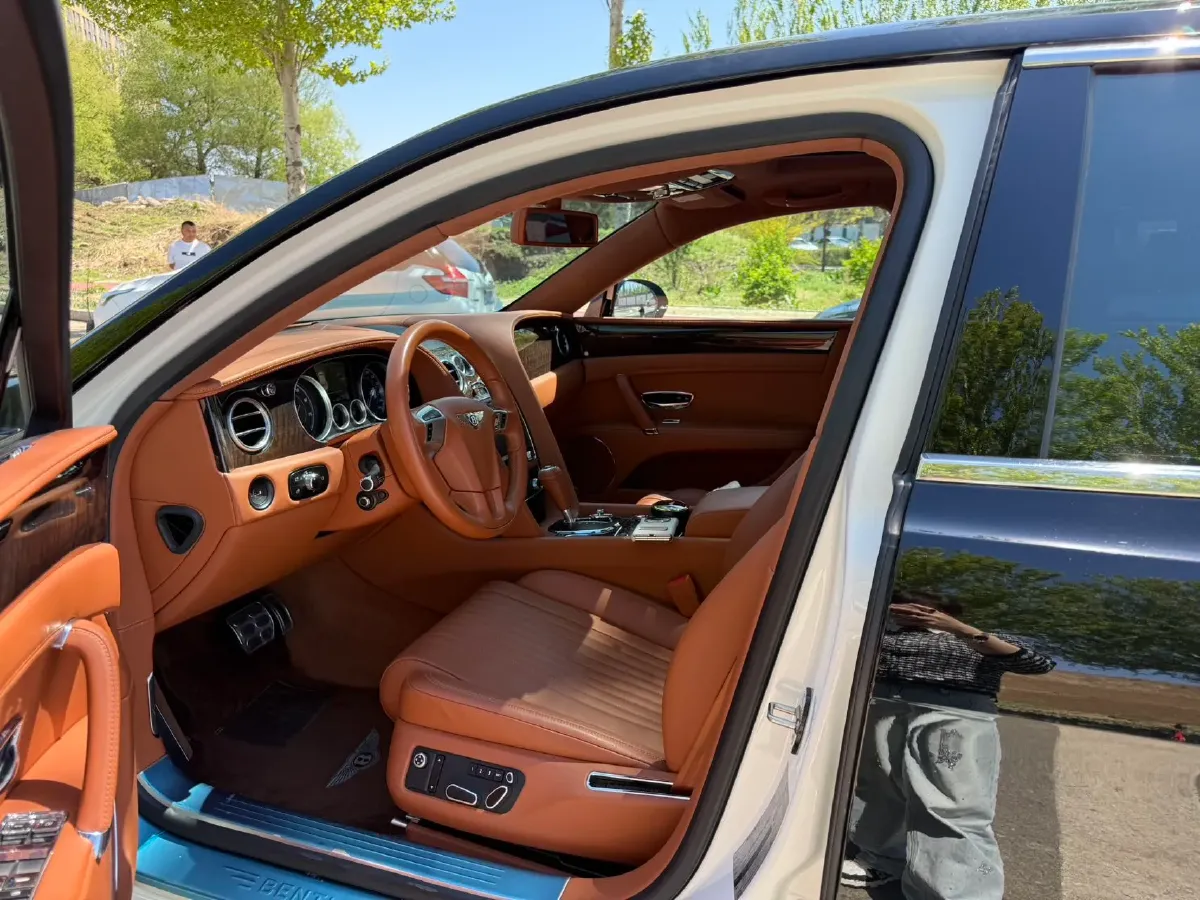2017 Bentley Flying Spur 4.0T 507HP V8 8AT,autocango,china used car exporter,china ev exporter,chinese used car exporter,chinese used ev exporter