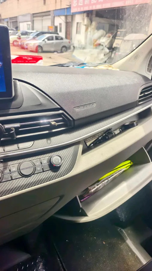 2022 JMC YuHu 9 2.0T 220HP L4 6MT,autocango,china used car exporter,china ev exporter,chinese used car exporter,chinese used ev exporter