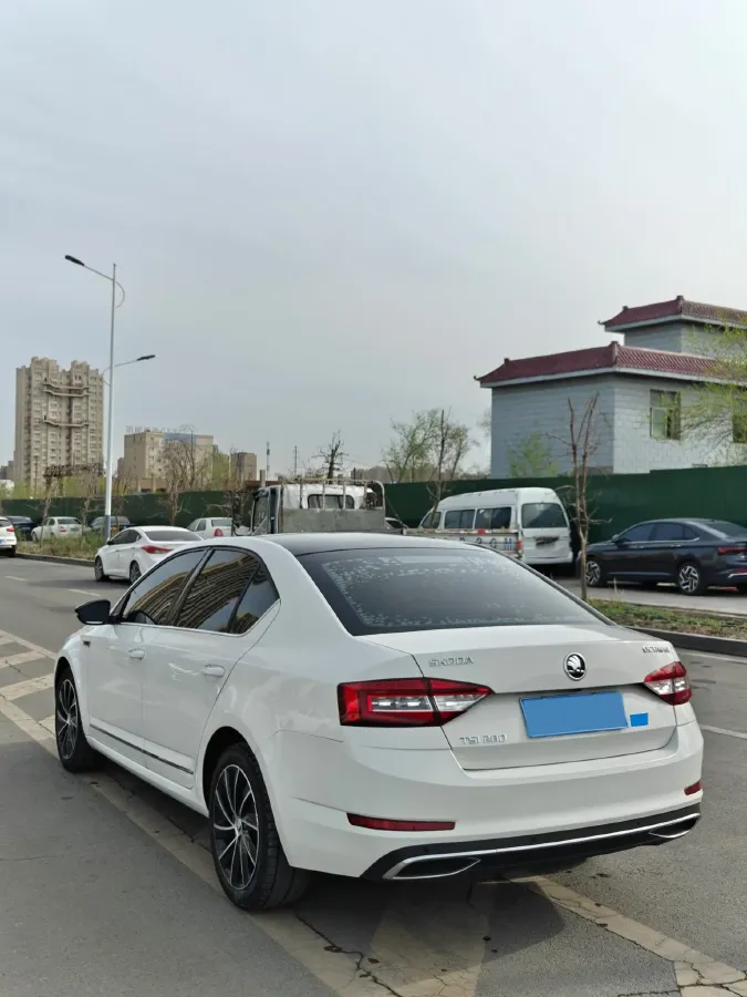 2018 Skoda Octavia 1.4T 150HP L4 7DCT,autocango,china used car exporter,china ev exporter,chinese used car exporter,chinese used ev exporter