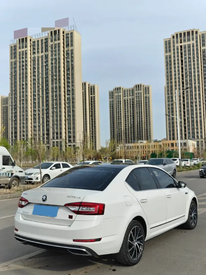 2018 Skoda Octavia 1.4T 150HP L4 7DCT,autocango,china used car exporter,china ev exporter,chinese used car exporter,chinese used ev exporter