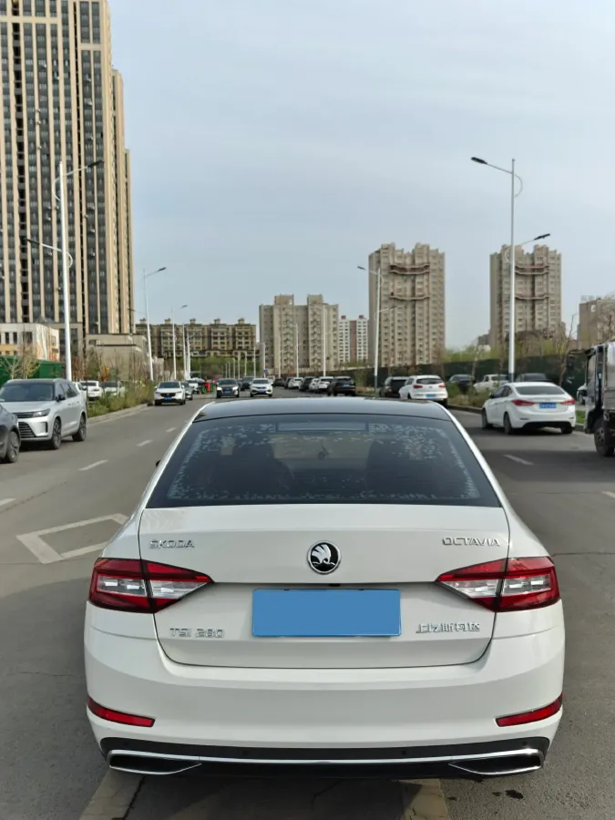2018 Skoda Octavia 1.4T 150HP L4 7DCT,autocango,china used car exporter,china ev exporter,chinese used car exporter,chinese used ev exporter