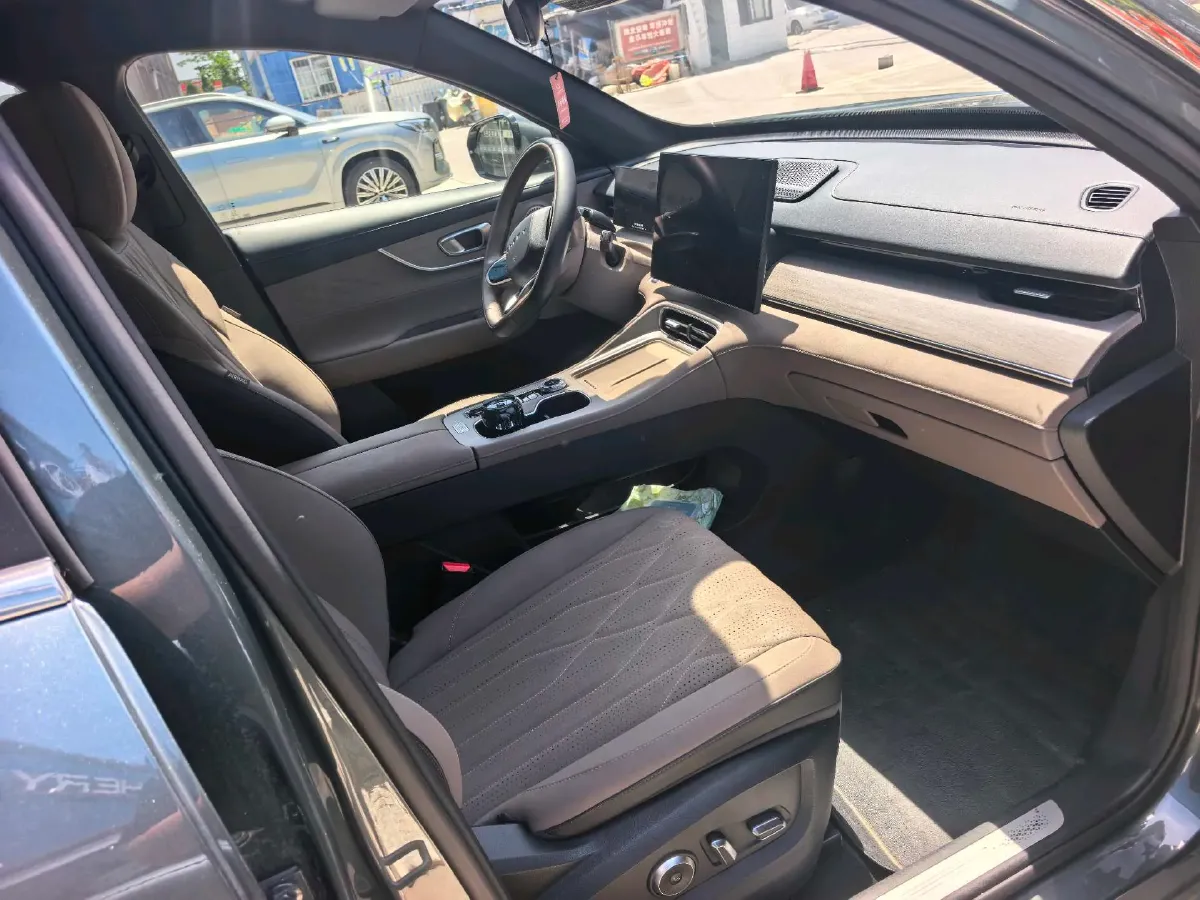 2025 Chery Tiggo 8 Plus 1.6T 197HP L4 7DCT,autocango,china used car exporter,china ev exporter,chinese used car exporter,chinese used ev exporter