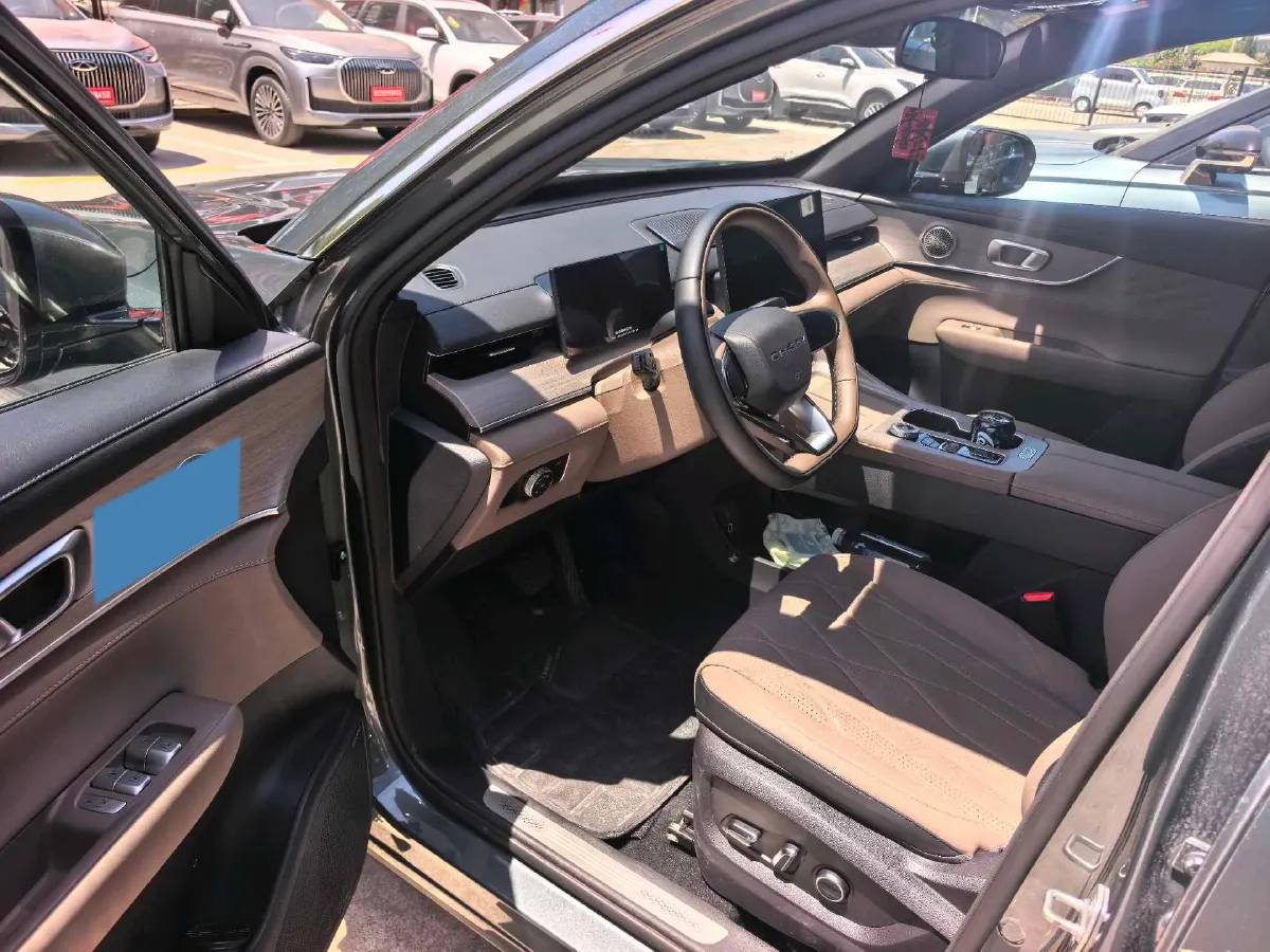 2025 Chery Tiggo 8 Plus 1.6T 197HP L4 7DCT,autocango,china used car exporter,china ev exporter,chinese used car exporter,chinese used ev exporter