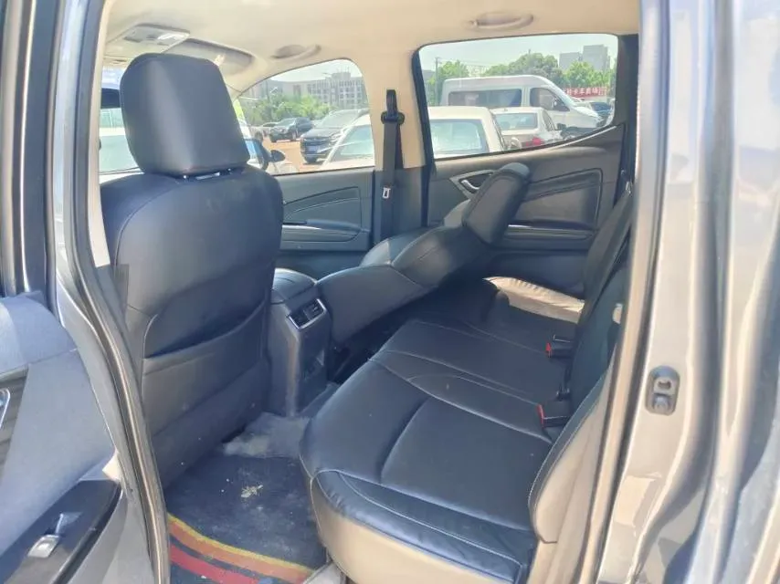 2022 Isuzu LingTuo 2.0T 220HP L4 8AT,autocango,china used car exporter,china ev exporter,chinese used car exporter,chinese used ev exporter