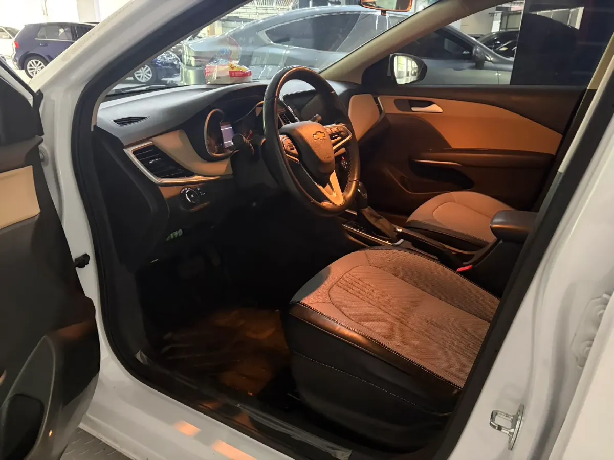 2021 Chevrolet Monza 1.5L 113HP L4 6AT,autocango,china used car exporter,china ev exporter,chinese used car exporter,chinese used ev exporter