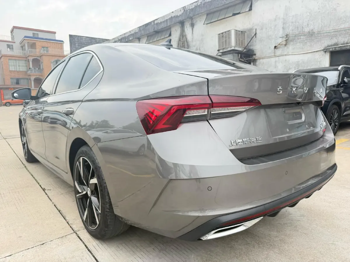 2021 Skoda Octavia 1.4T 150HP L4 7DCT,autocango,china used car exporter,china ev exporter,chinese used car exporter,chinese used ev exporter