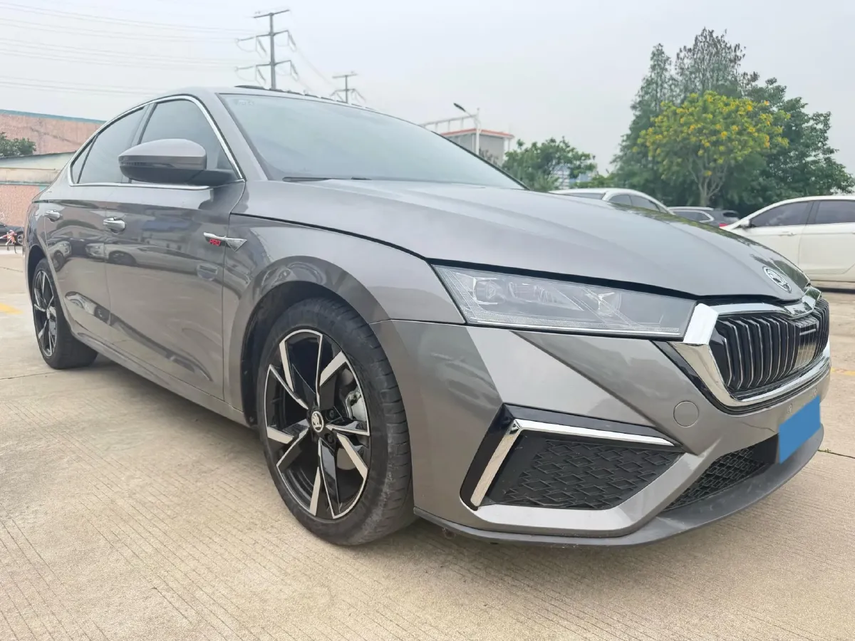 2021 Skoda Octavia 1.4T 150HP L4 7DCT,autocango,china used car exporter,china ev exporter,chinese used car exporter,chinese used ev exporter