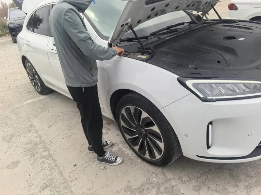 2022 Isuzu Mu-X 2.0T 220HP L4 8AT,autocango,china used car exporter,china ev exporter,chinese used car exporter,chinese used ev exporter