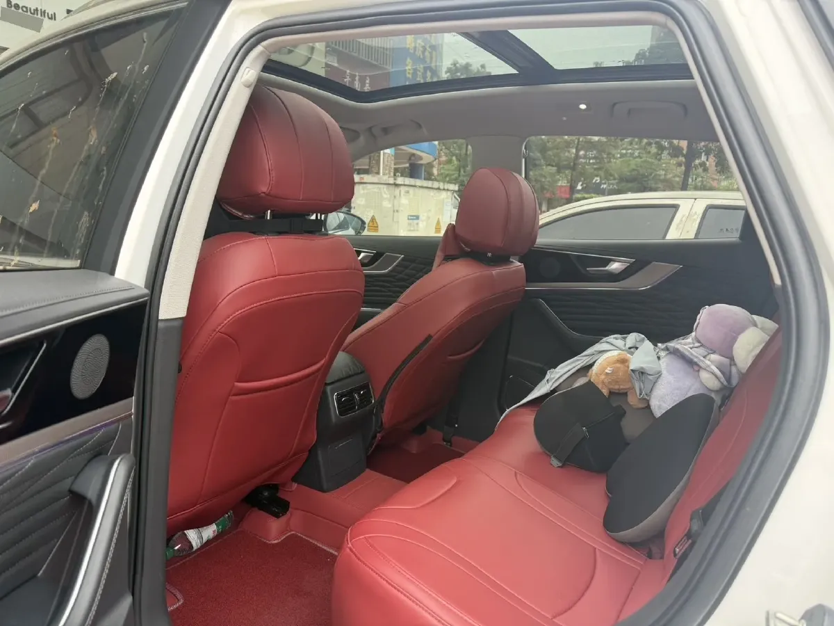 2022 HongQi HS5 2.0T 224HP L4 6AT,autocango,china used car exporter,china ev exporter,chinese used car exporter,chinese used ev exporter
