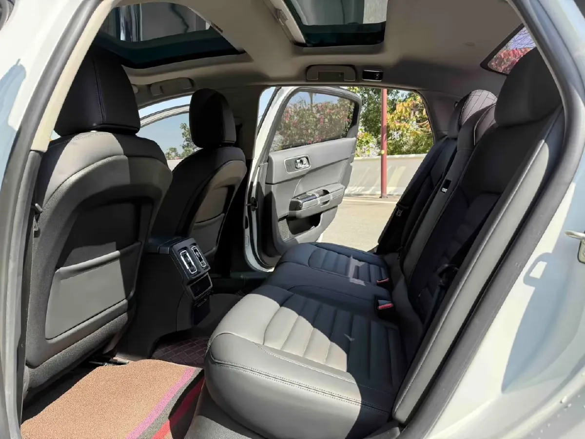 2021 Citroen C6 1.8T 211HP L4 8AT,autocango,china used car exporter,china ev exporter,chinese used car exporter,chinese used ev exporter