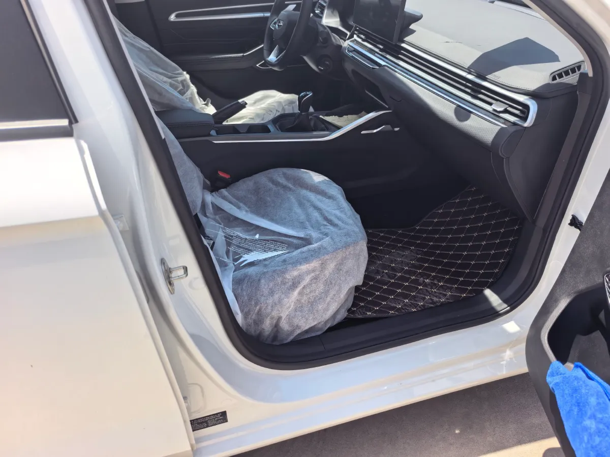 2023 Geely Emgrand 1.5L 127HP L4 5MT,autocango,china used car exporter,china ev exporter,chinese used car exporter,chinese used ev exporter