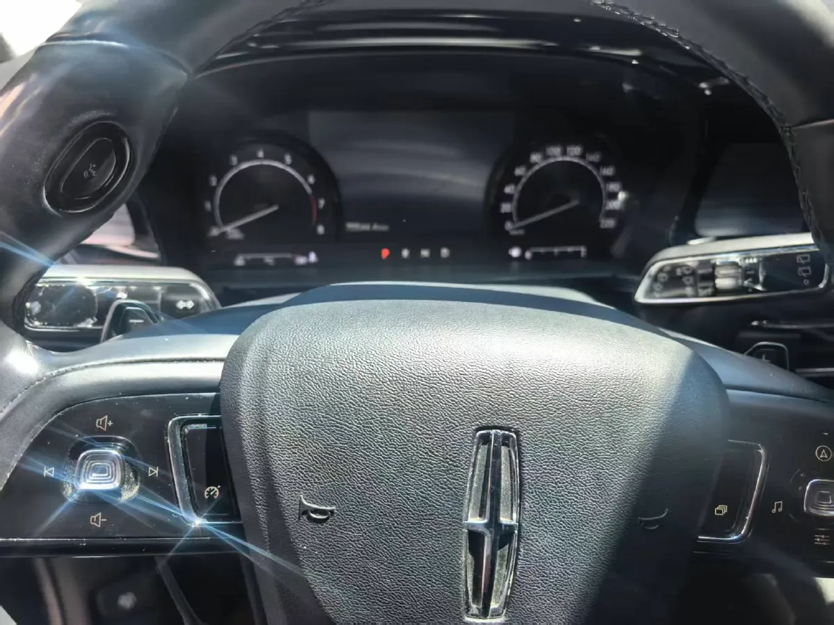 2020 Lincoln Corsair 2.0T 245HP L4 8AT,autocango,china used car exporter,china ev exporter,chinese used car exporter,chinese used ev exporter