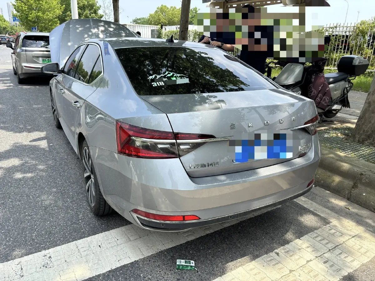 2021 Skoda Superb 2.0T 186HP L4 7DCT,autocango,china used car exporter,china ev exporter,chinese used car exporter,chinese used ev exporter