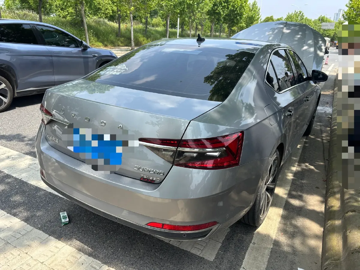 2021 Skoda Superb 2.0T 186HP L4 7DCT,autocango,china used car exporter,china ev exporter,chinese used car exporter,chinese used ev exporter