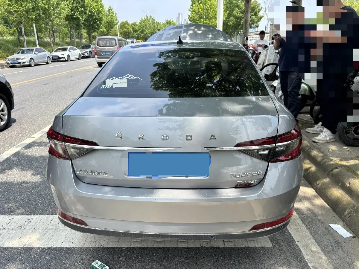 2021 Skoda Superb 2.0T 186HP L4 7DCT,autocango,china used car exporter,china ev exporter,chinese used car exporter,chinese used ev exporter