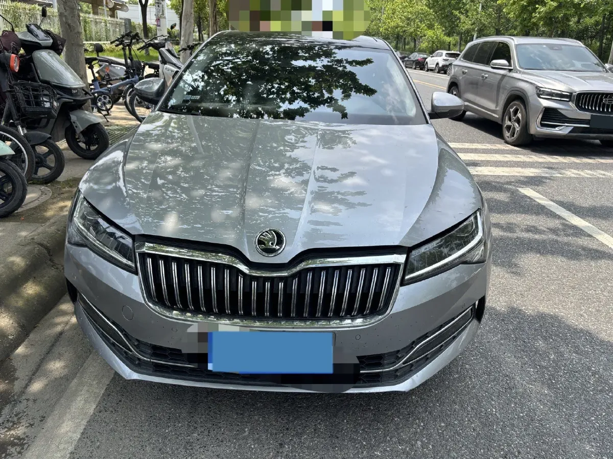 2021 Skoda Superb 2.0T 186HP L4 7DCT,autocango,china used car exporter,china ev exporter,chinese used car exporter,chinese used ev exporter