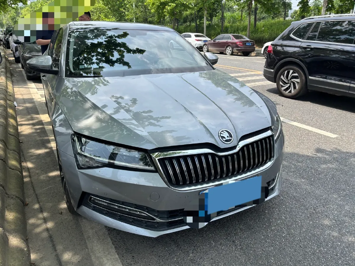 2021 Skoda Superb 2.0T 186HP L4 7DCT,autocango,china used car exporter,china ev exporter,chinese used car exporter,chinese used ev exporter
