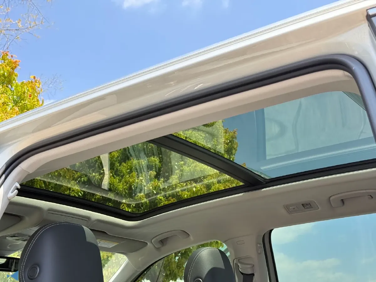 2023 Volkswagen Tiguan L 2.0T 186HP L4 7DCT,autocango,china used car exporter,china ev exporter,chinese used car exporter,chinese used ev exporter