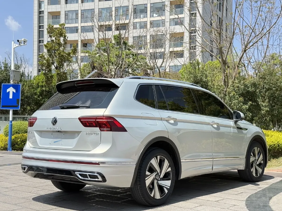 2023 Volkswagen Tiguan L 2.0T 186HP L4 7DCT,autocango,china used car exporter,china ev exporter,chinese used car exporter,chinese used ev exporter