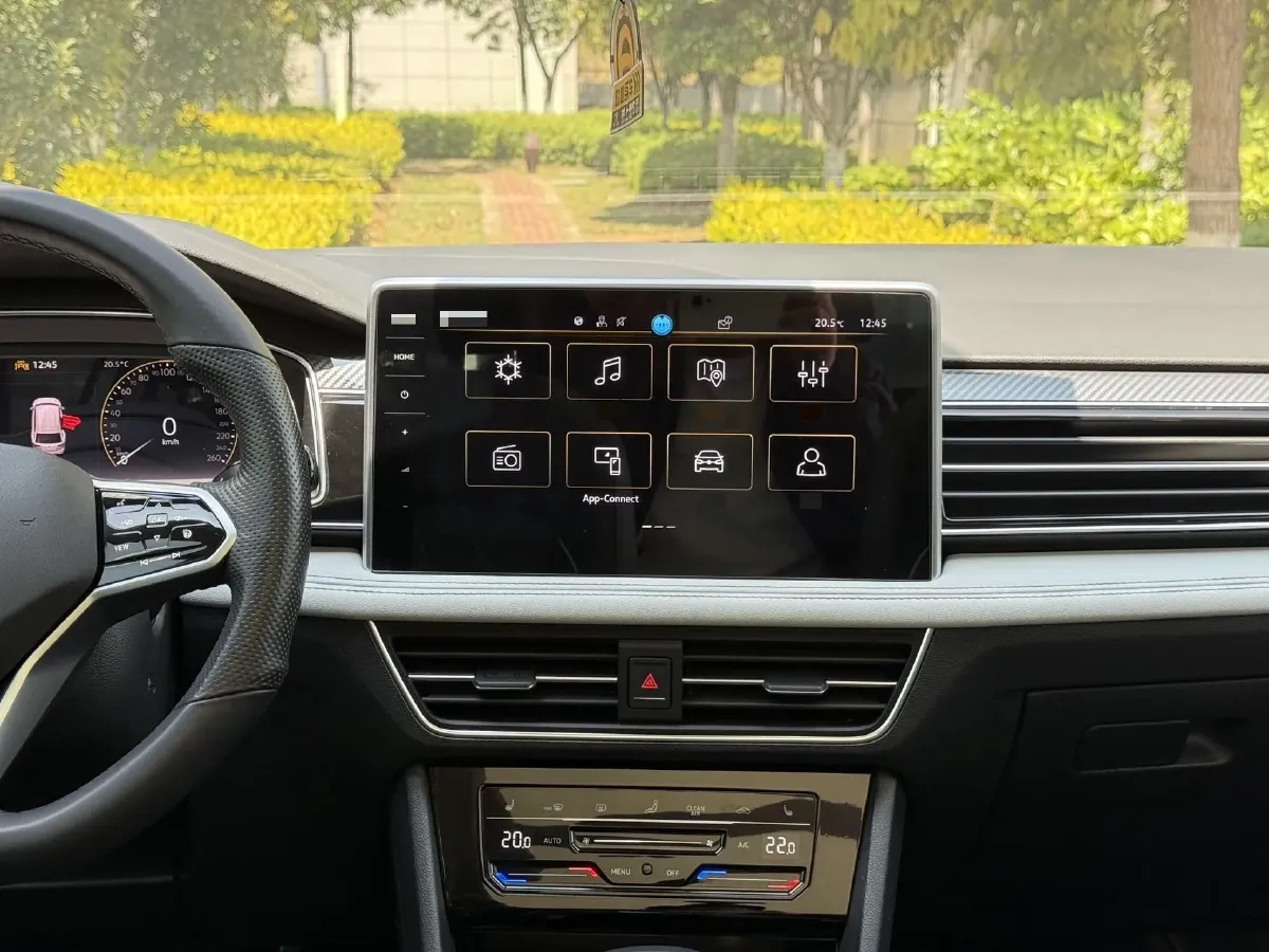 2023 Volkswagen Tiguan L 2.0T 186HP L4 7DCT,autocango,china used car exporter,china ev exporter,chinese used car exporter,chinese used ev exporter