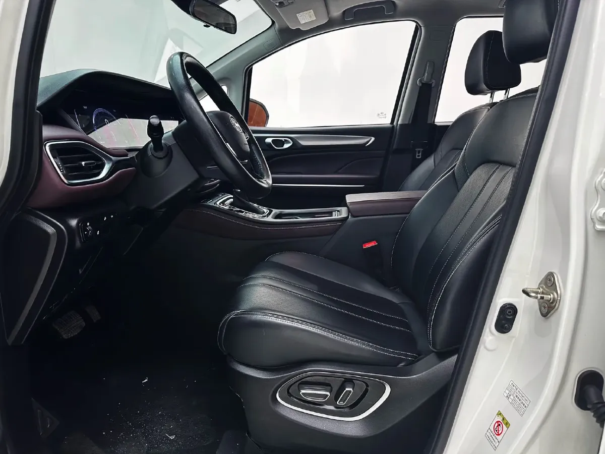 2021 GAC Trumpchi M6 1.5T 169HP L4 7DCT,autocango,china used car exporter,china ev exporter,chinese used car exporter,chinese used ev exporter