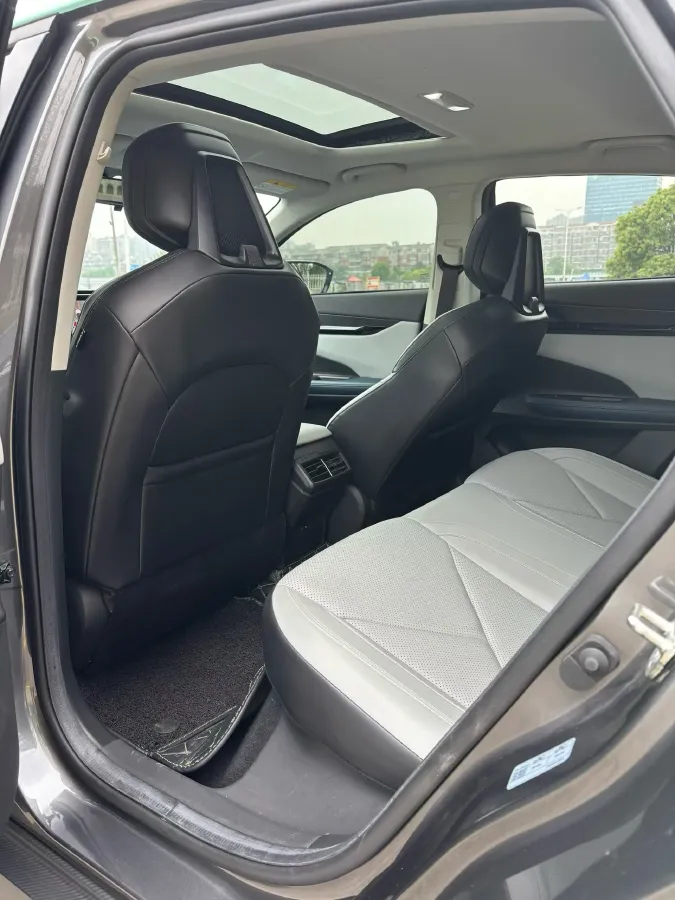 2023 ChangAn UNI-V iDD 1.5T 170HP L4 6TCT PHEV 18.4KWH,autocango,china used car exporter,china ev exporter,chinese used car exporter,chinese used ev exporter