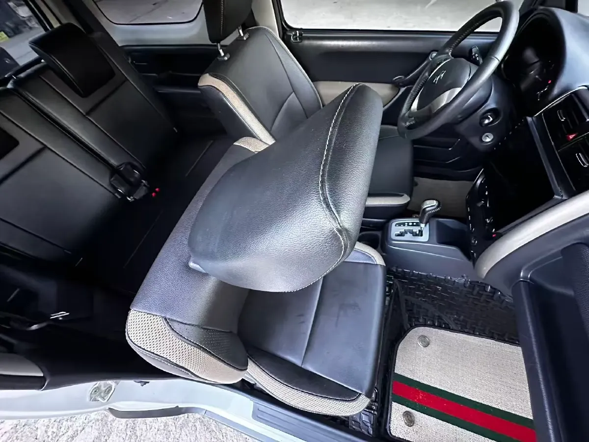 2015 Suzuki Jimny 1.3L 85HP L4 4AT,autocango,china used car exporter,china ev exporter,chinese used car exporter,chinese used ev exporter
