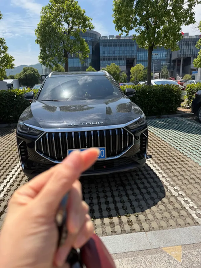 2023 ChangAn Oshan X7 Plus 1.5T 188HP L4 7DCT,autocango,china used car exporter,china ev exporter,chinese used car exporter,chinese used ev exporter