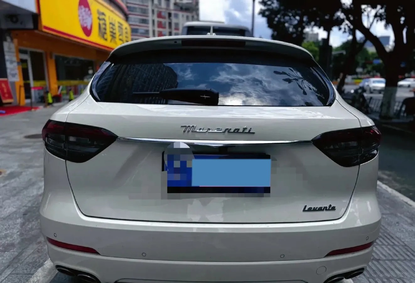 2022 Maserati Levante 2.0T 330HP L4 8AT,autocango,china used car exporter,china ev exporter,chinese used car exporter,chinese used ev exporter
