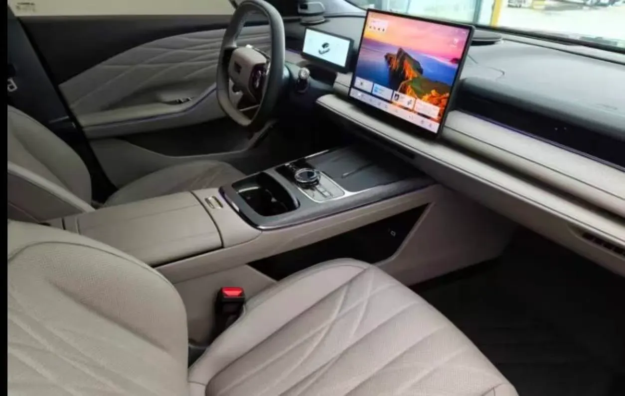2025 Geely Galaxy Starshine 8 1.5L 112HP L4 1DHT PHEV,autocango,china used car exporter,china ev exporter,chinese used car exporter,chinese used ev exporter