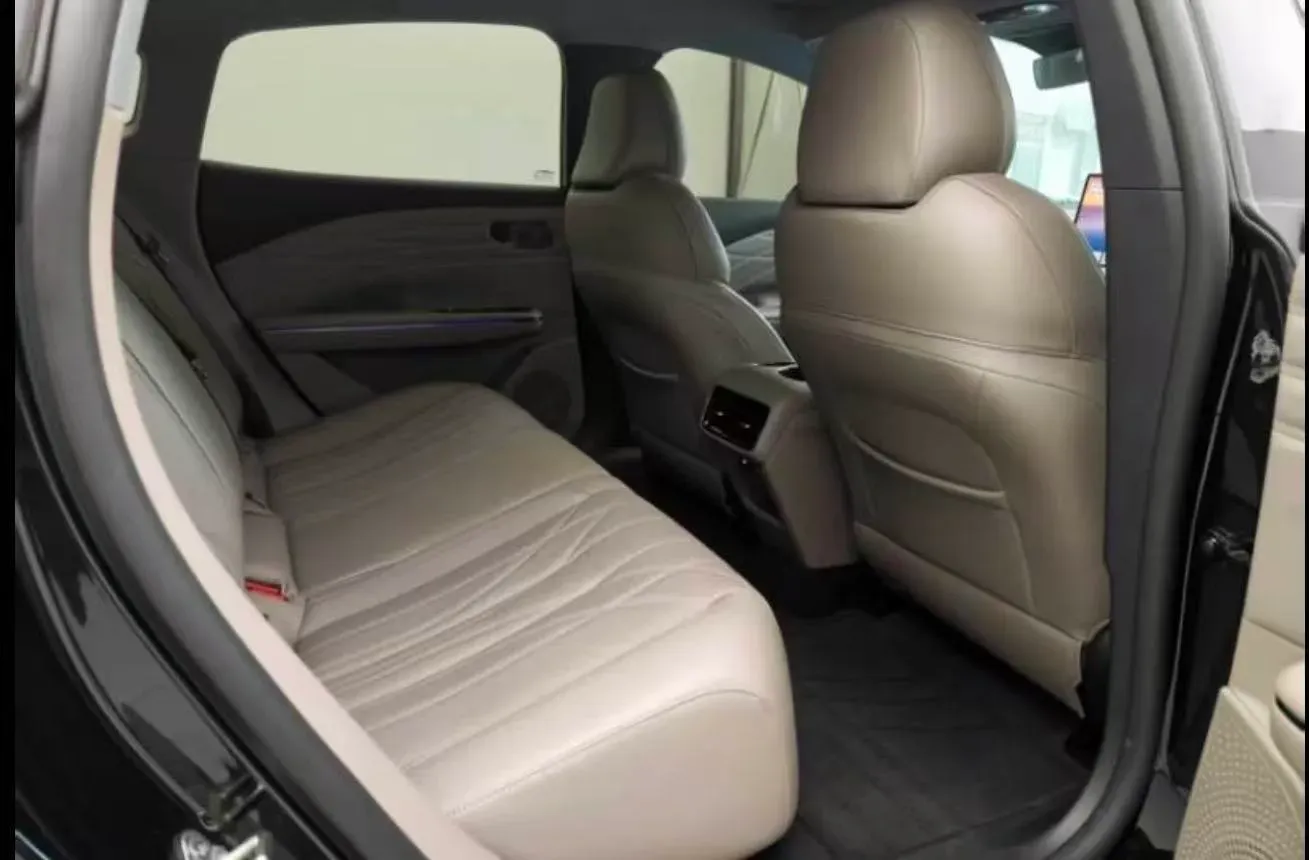 2025 Geely Galaxy Starshine 8 1.5L 112HP L4 1DHT PHEV,autocango,china used car exporter,china ev exporter,chinese used car exporter,chinese used ev exporter