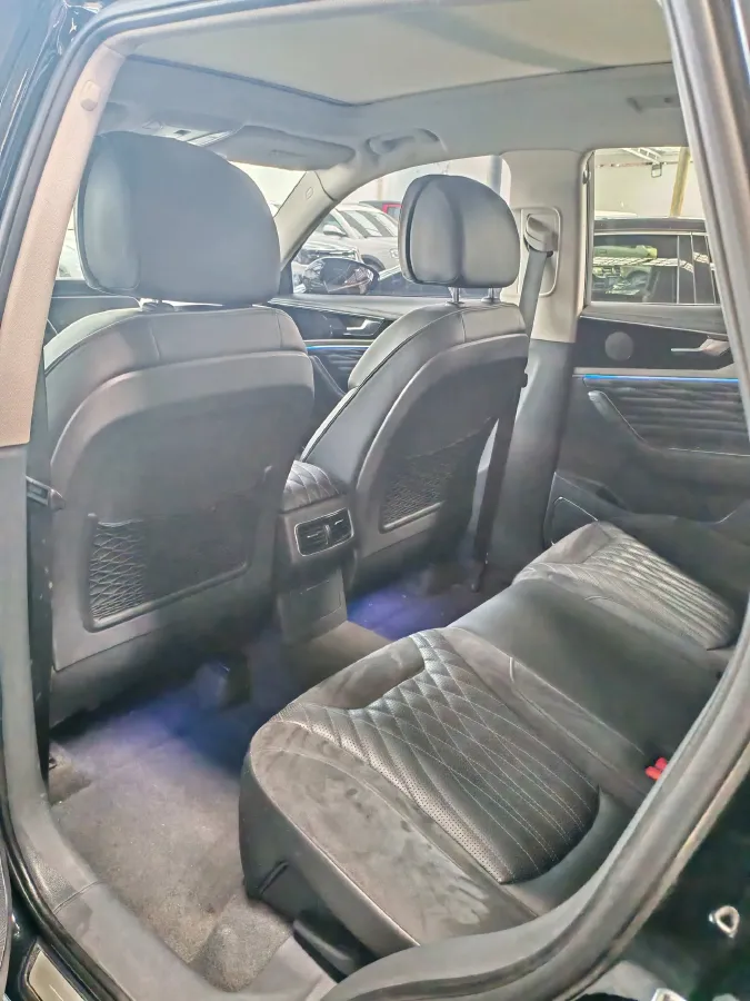 2022 HongQi HS5 2.0T 224HP L4 6AT,autocango,china used car exporter,china ev exporter,chinese used car exporter,chinese used ev exporter