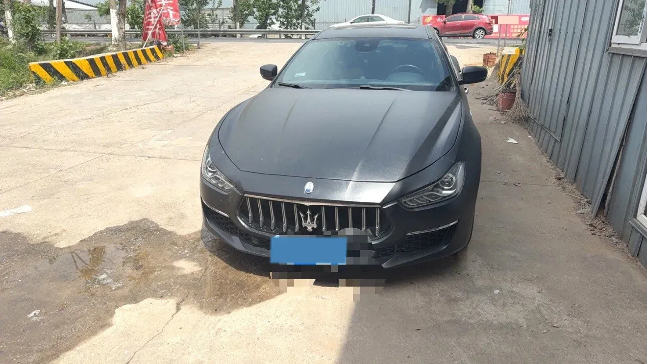 2021 Maserati Ghibli 2.0T 330HP L4 8AT,autocango,china used car exporter,china ev exporter,chinese used car exporter,chinese used ev exporter