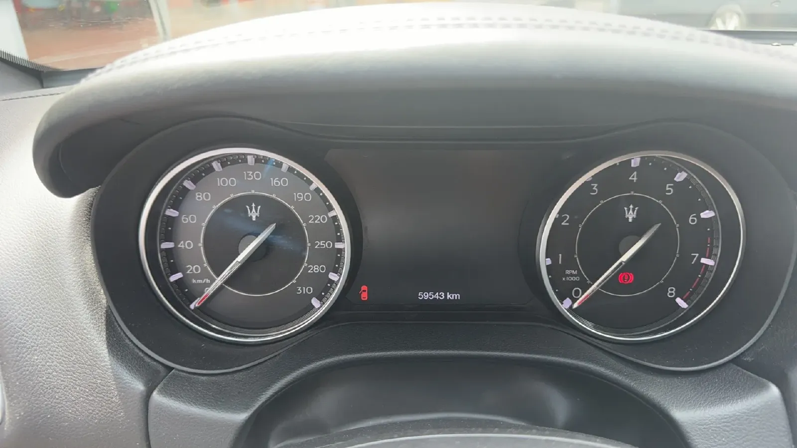 2021 Maserati Ghibli 2.0T 330HP L4 8AT,autocango,china used car exporter,china ev exporter,chinese used car exporter,chinese used ev exporter
