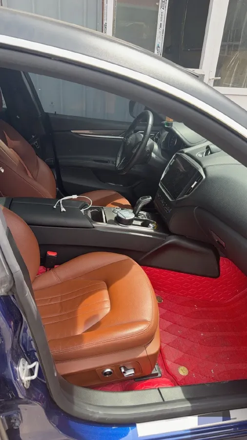 2021 Maserati Ghibli 2.0T 330HP L4 8AT,autocango,china used car exporter,china ev exporter,chinese used car exporter,chinese used ev exporter