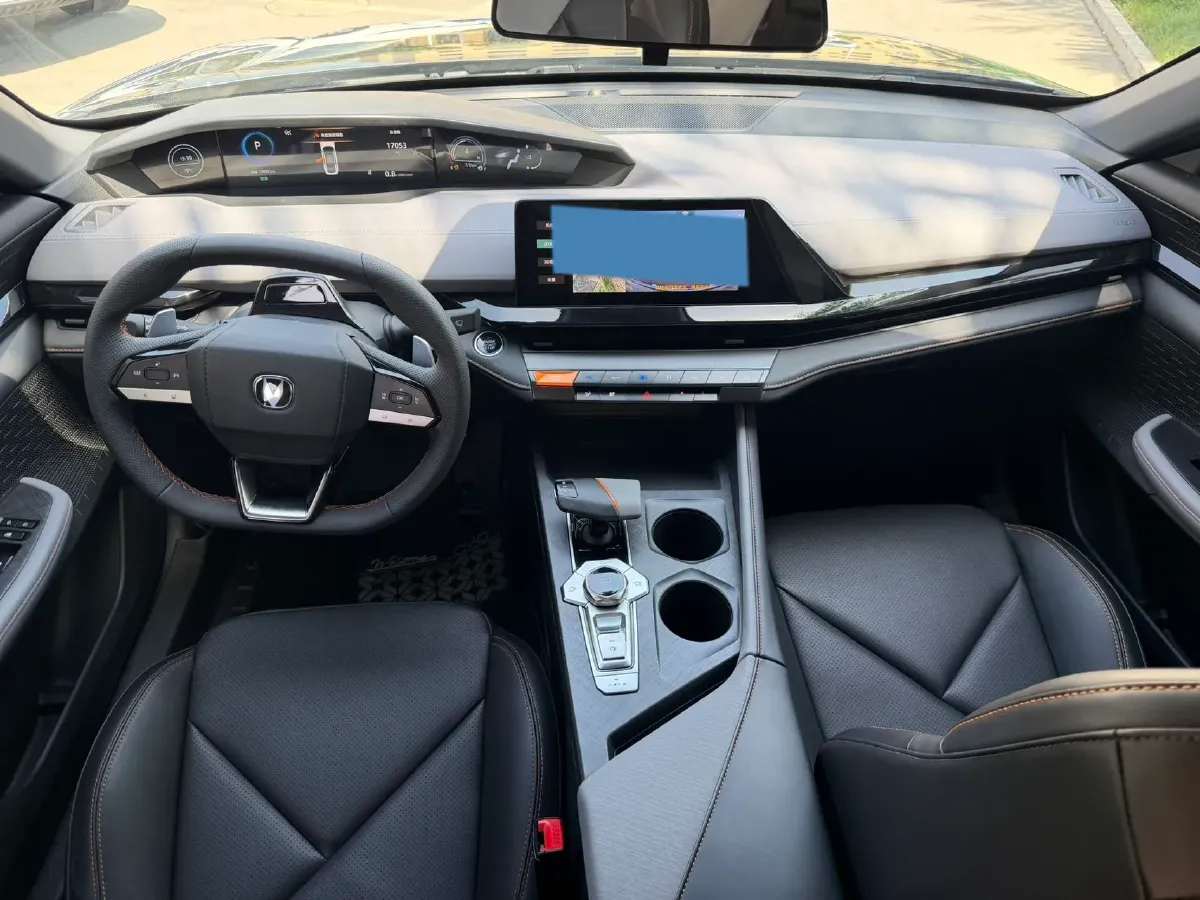 2023 ChangAn UNI-V 1.5T 188HP L4 7DCT,autocango,china used car exporter,china ev exporter,chinese used car exporter,chinese used ev exporter