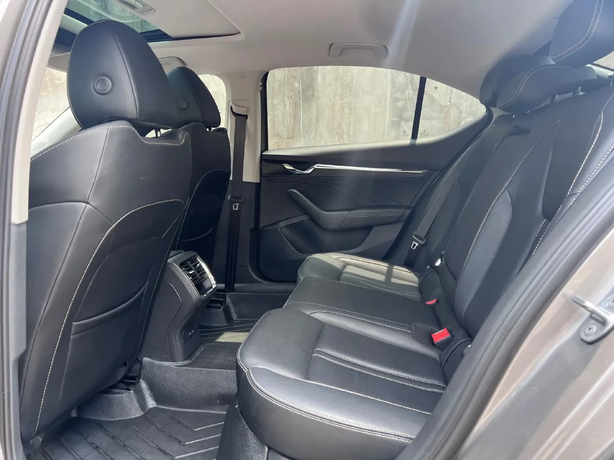 2022 Skoda Octavia 1.4T 150HP L4 7DCT,autocango,china used car exporter,china ev exporter,chinese used car exporter,chinese used ev exporter