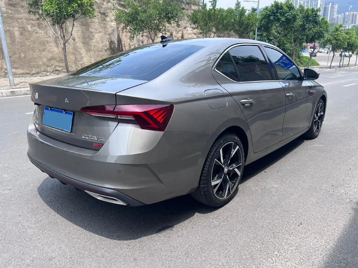 2022 Skoda Octavia 1.4T 150HP L4 7DCT,autocango,china used car exporter,china ev exporter,chinese used car exporter,chinese used ev exporter