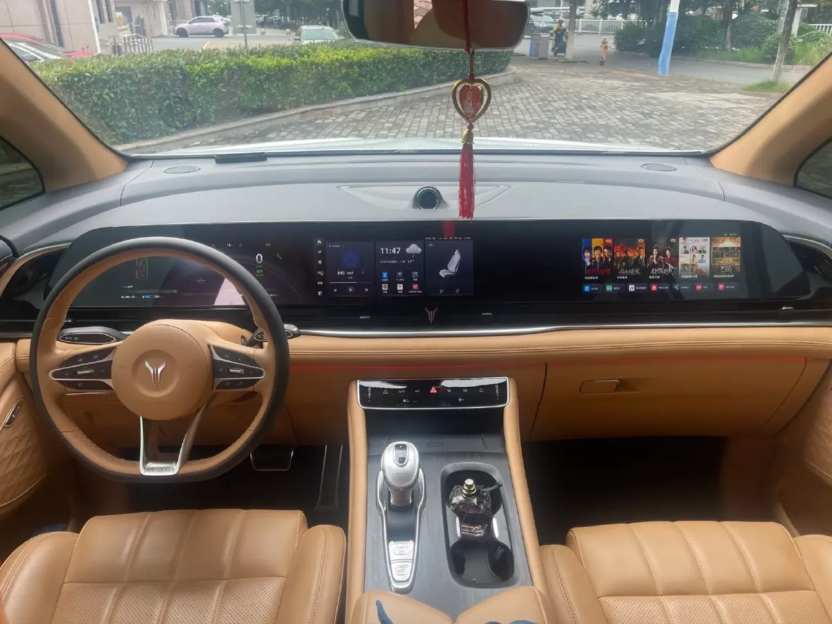 2022 Voyah Dream 1.5T 136HP L4 PHEV 25.57KWH,autocango,china used car exporter,china ev exporter,chinese used car exporter,chinese used ev exporter