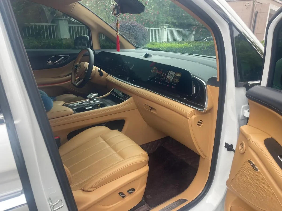 2022 Voyah Dream 1.5T 136HP L4 PHEV 25.57KWH,autocango,china used car exporter,china ev exporter,chinese used car exporter,chinese used ev exporter