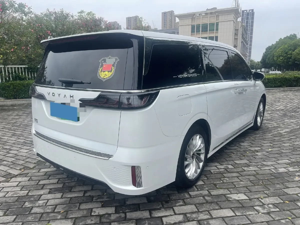 2022 Voyah Dream 1.5T 136HP L4 PHEV 25.57KWH,autocango,china used car exporter,china ev exporter,chinese used car exporter,chinese used ev exporter