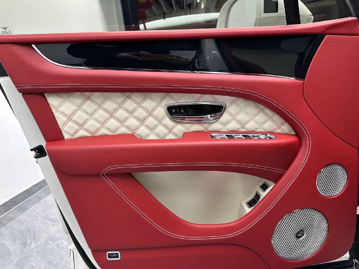 2021 Bentley Bentayga 3.0T 340HP V6 8AT PHEV 17.3KWH,autocango,china used car exporter,china ev exporter,chinese used car exporter,chinese used ev exporter