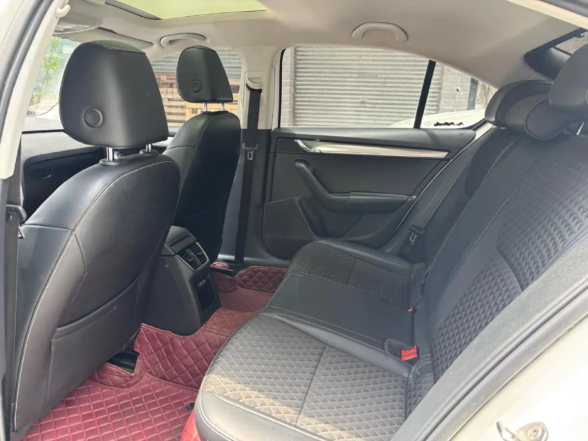 2020 Skoda Octavia 1.2T 116HP L4 7DCT,autocango,china used car exporter,china ev exporter,chinese used car exporter,chinese used ev exporter
