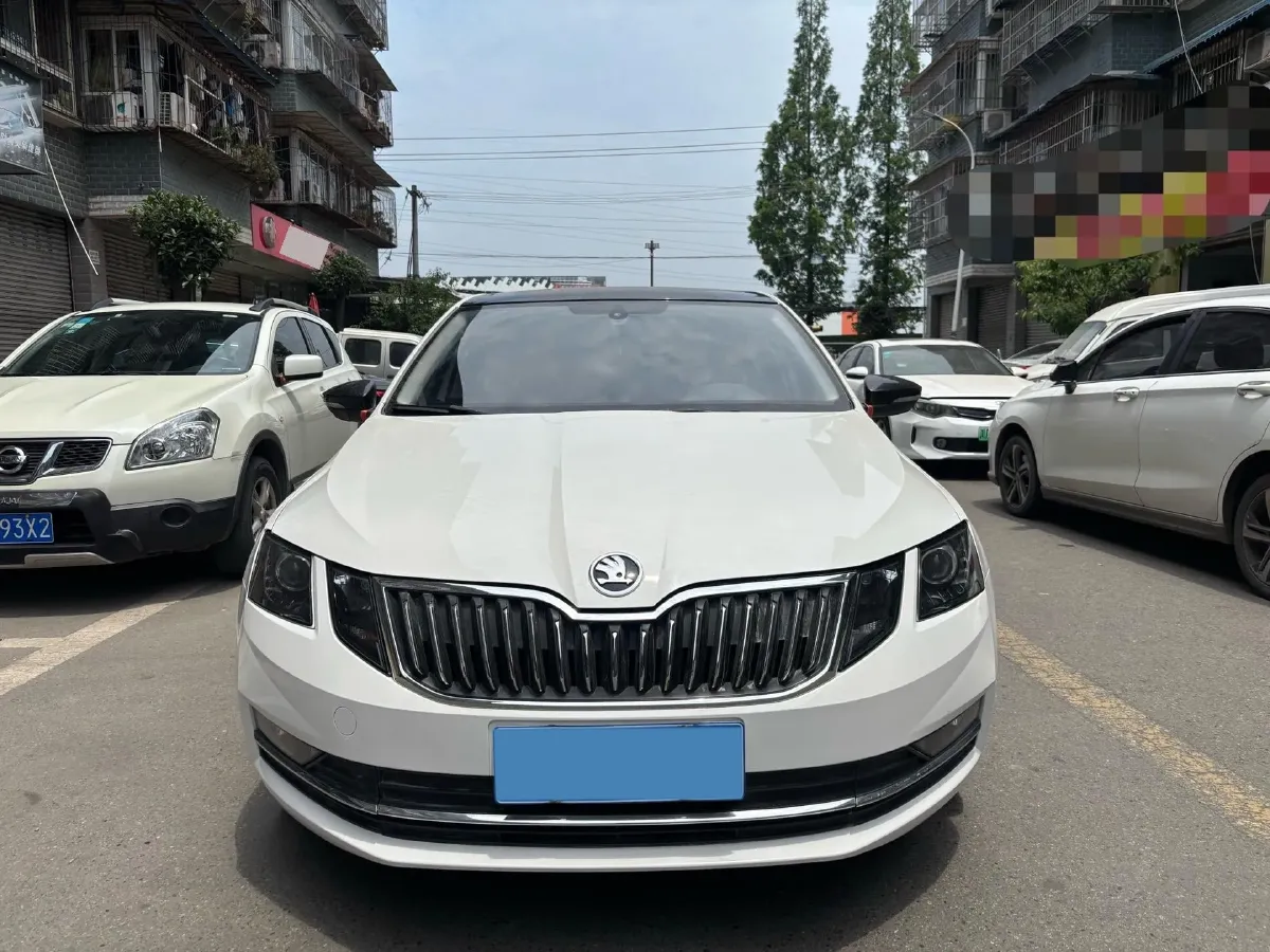 2020 Skoda Octavia 1.2T 116HP L4 7DCT,autocango,china used car exporter,china ev exporter,chinese used car exporter,chinese used ev exporter
