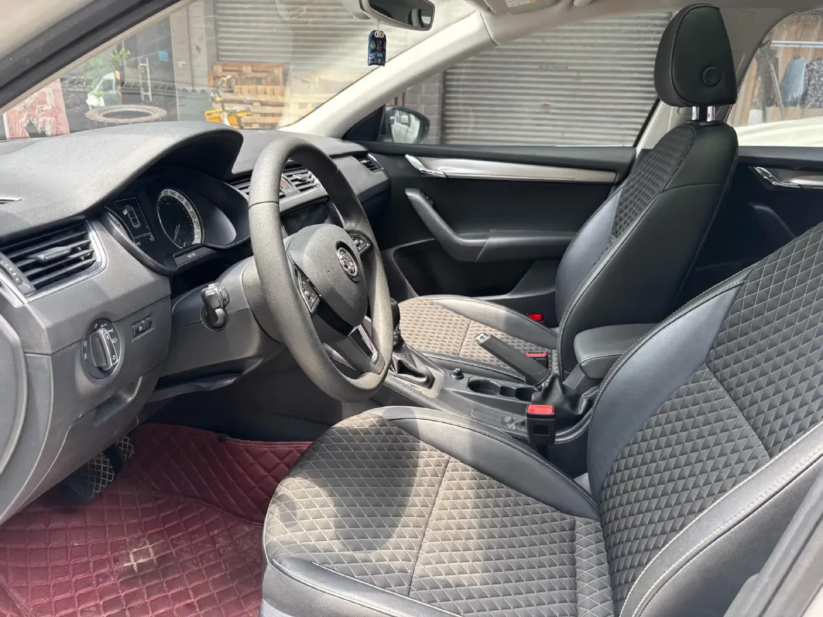 2020 Skoda Octavia 1.2T 116HP L4 7DCT,autocango,china used car exporter,china ev exporter,chinese used car exporter,chinese used ev exporter