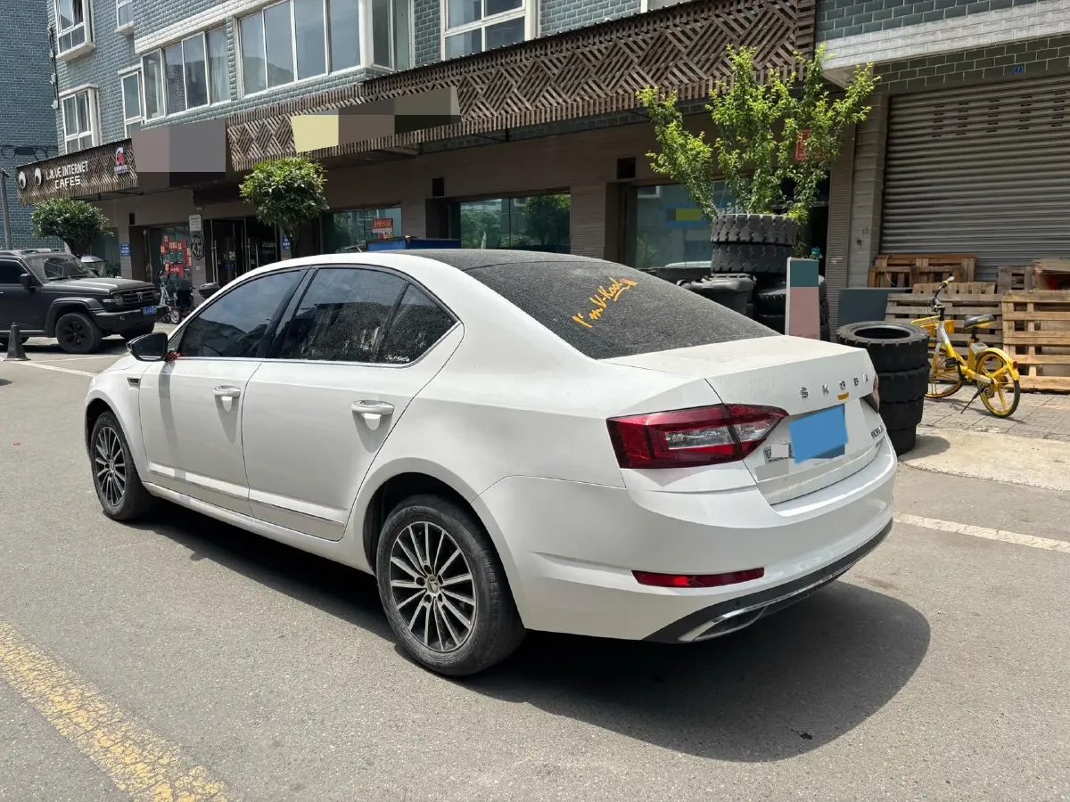 2020 Skoda Octavia 1.2T 116HP L4 7DCT,autocango,china used car exporter,china ev exporter,chinese used car exporter,chinese used ev exporter
